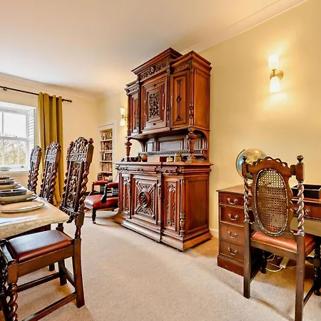 4 Bed In Penrith Oc-sz367